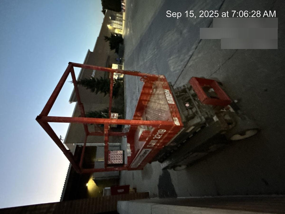 2017 Skyjack SJIII-3219 Skyjack SJIII3219 Scissor Lift w/Trojan Batteries