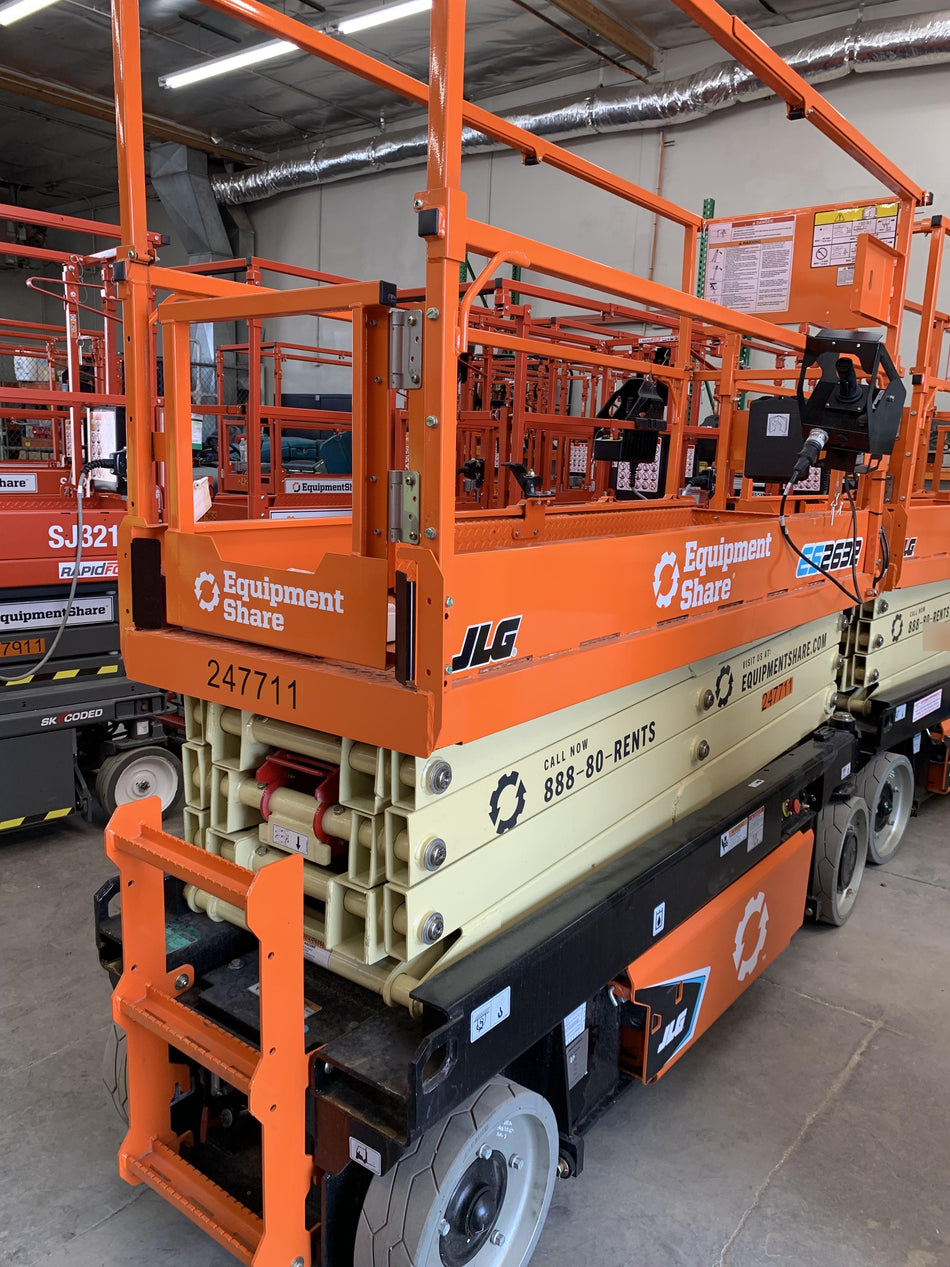 2022 JLG ES2632