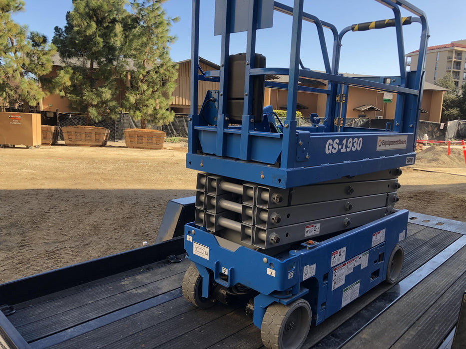 2019 Genie GS-1930 Half Height Swing Gate, 800W Inverter