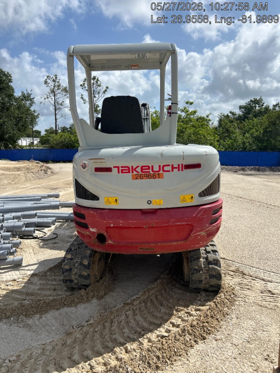 2022 TAKEUCHI TB235-2R