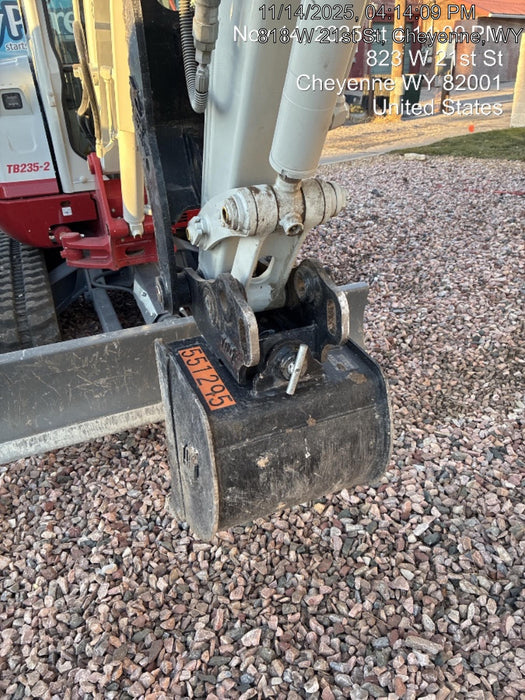 2025 TAKEUCHI 18" HD Bucket - Takeuchi