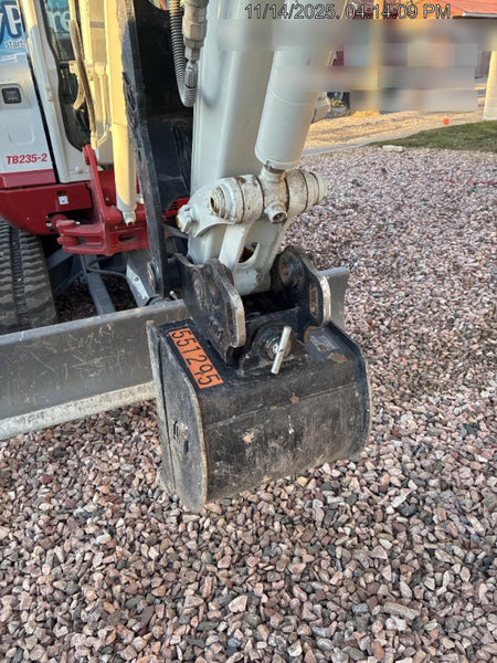 2025 TAKEUCHI 18" HD Bucket - Takeuchi