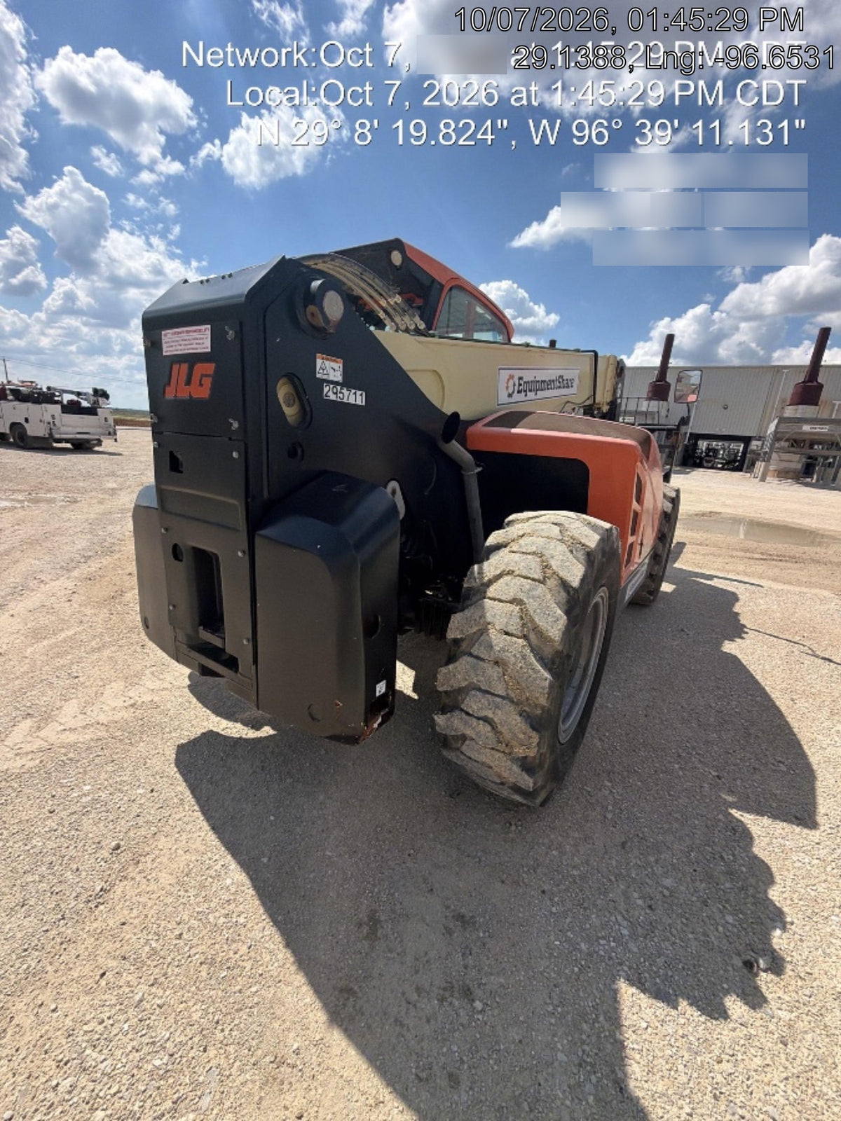 2023 JLG 1732