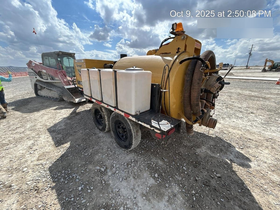 2023 Vac-Tron LP573XDT T4 Koehler Diesel Engine, 500 Gallon Debris Tank, x2 100 Gallon Water Tanks