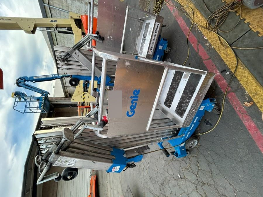 2019 GENIE AWP-30S