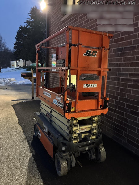 2021 JLG ES1932