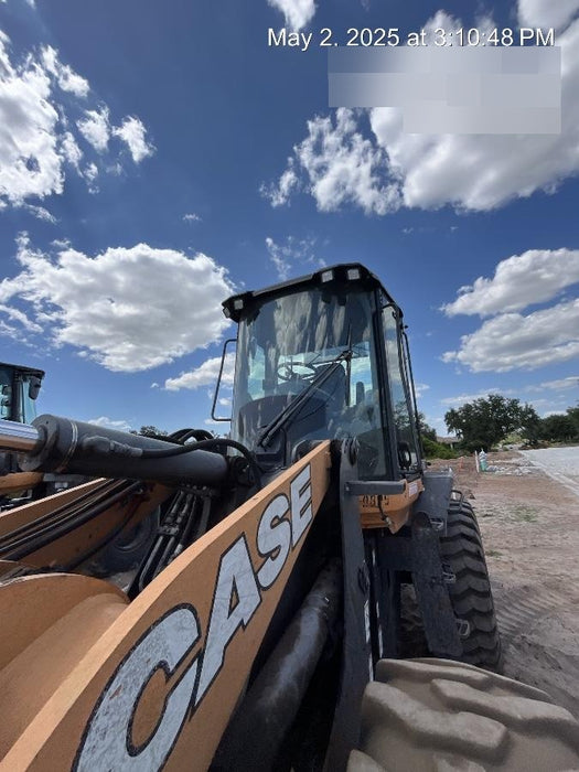 2018 Case 621G CLOSED CAB, 1 FUNCTION, JRB 416 STYLE HYD COUPLER