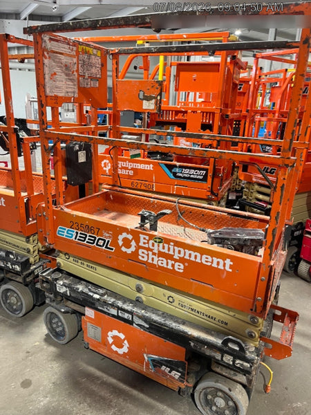 2022 JLG ES1330L