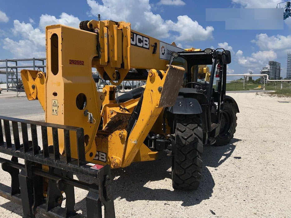 2023 JCB 510-56