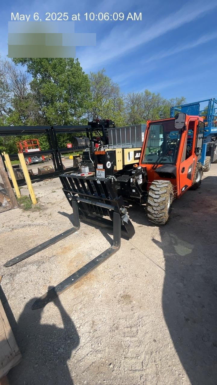 2025 JLG 519