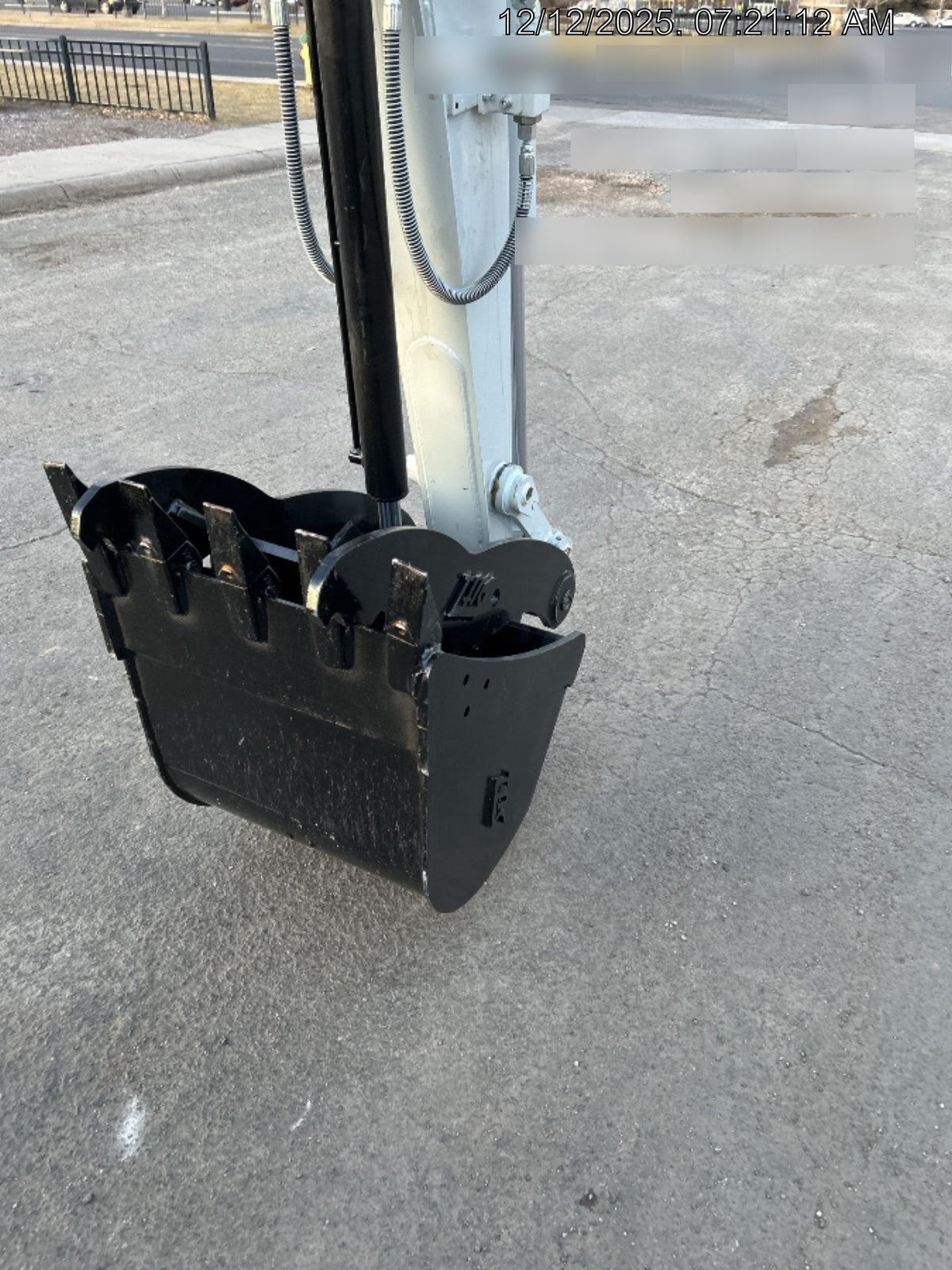 2025 TAKEUCHI 24" Bucket Takeuchi