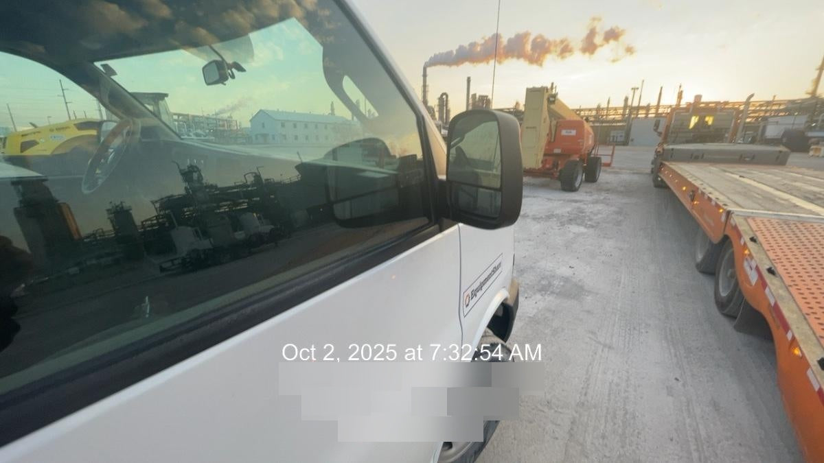 2023 CHEVROLET Express Van - Rental