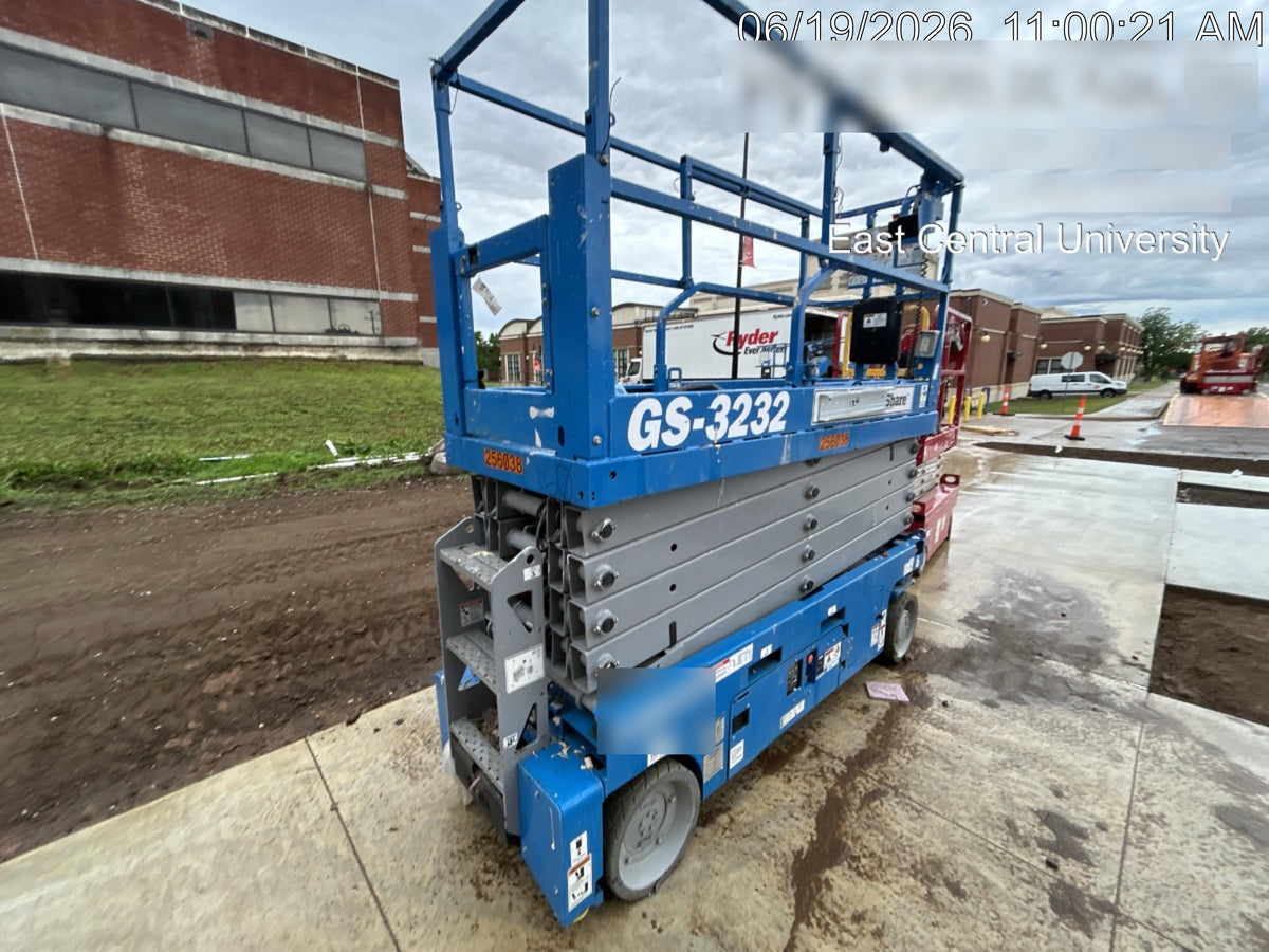 2022 GENIE GS-3232