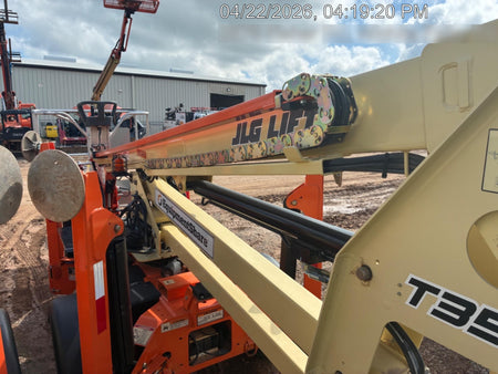 2023 JLG T350