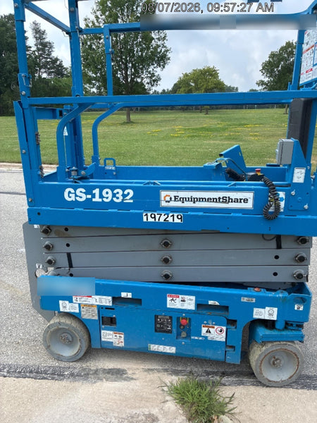2021 GENIE GS-1932