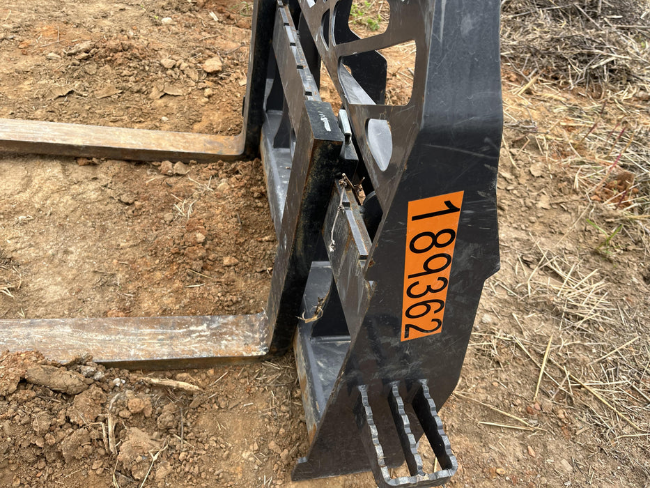 2021 PALADIN 48" Pallet Forks - Paladin
