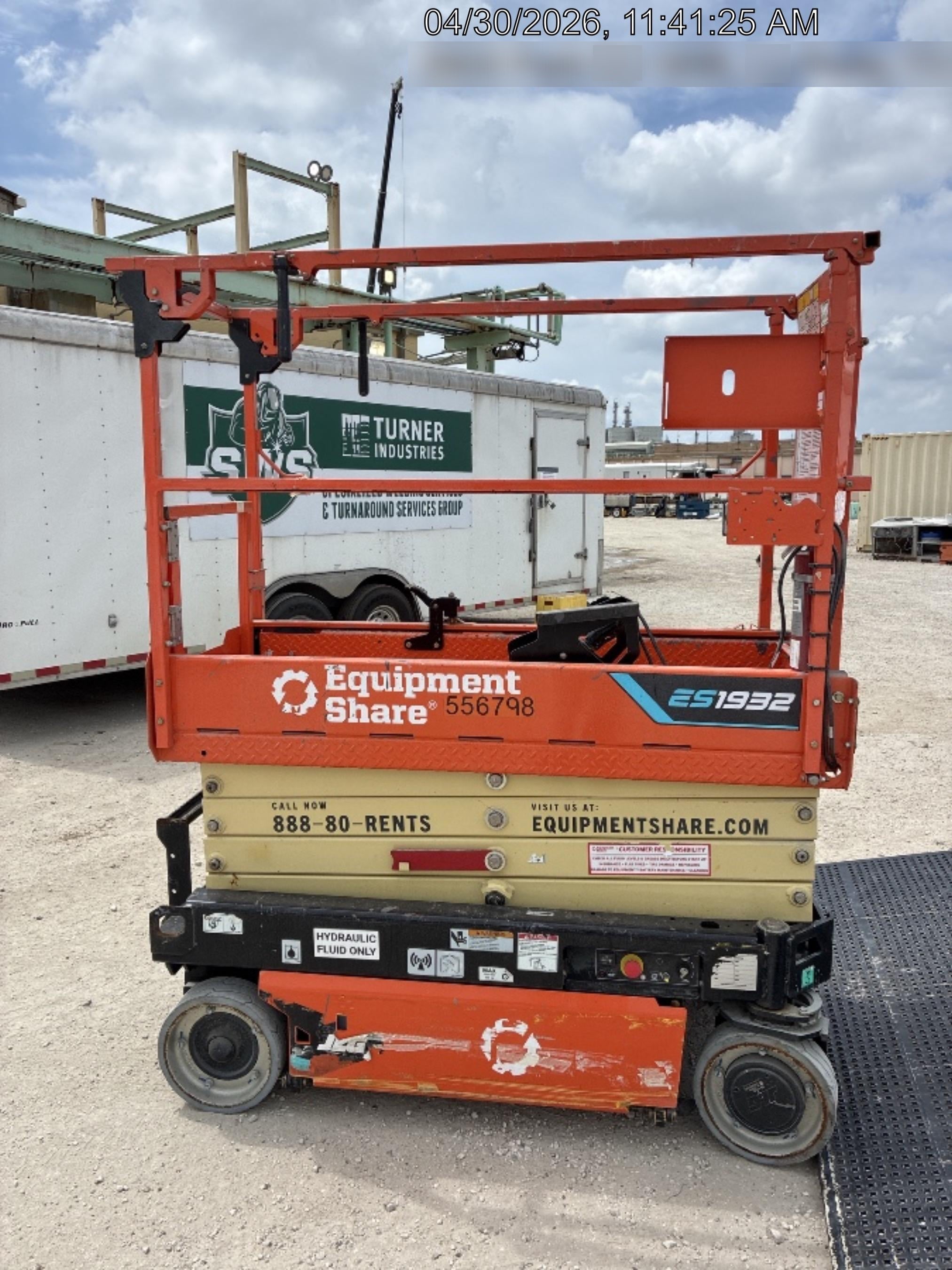 2025 JLG ES1932