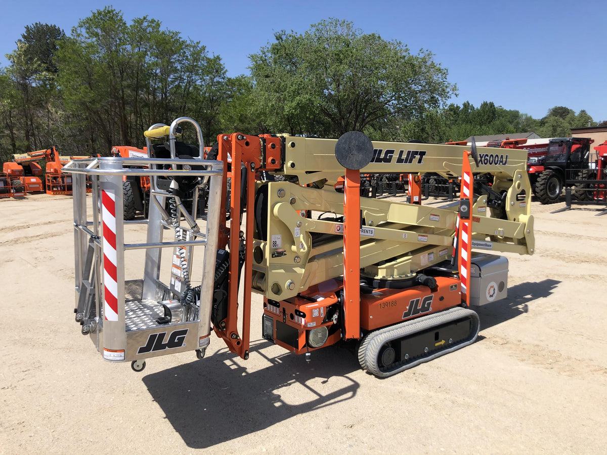 2021 JLG X600AJ