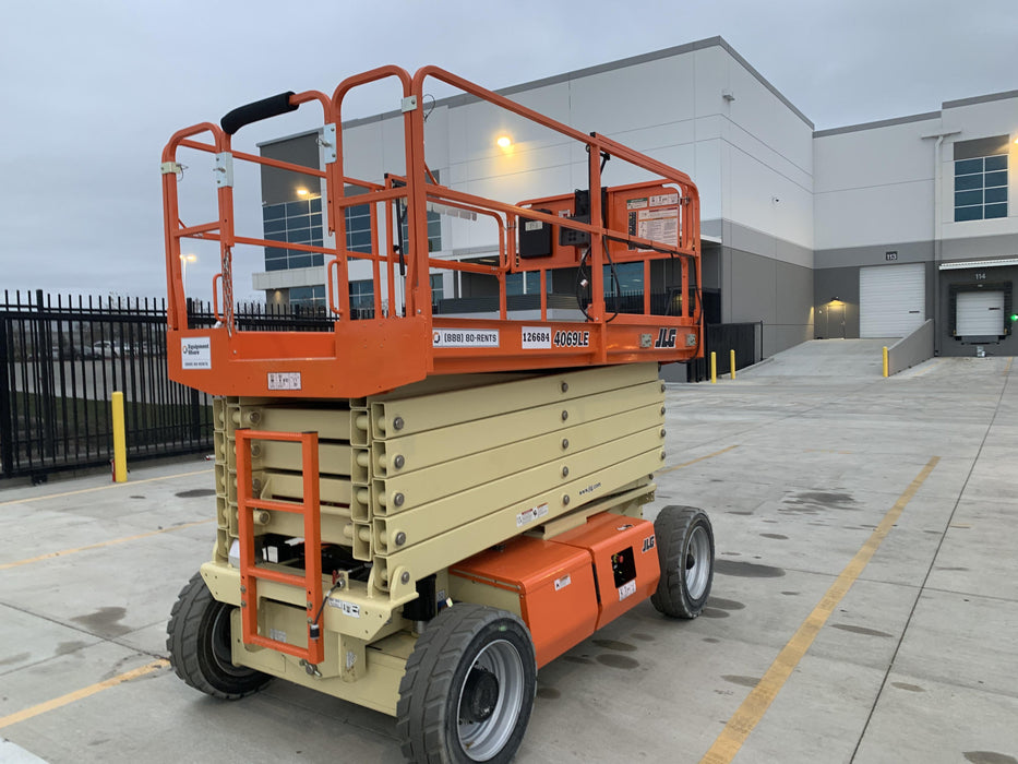 2021 JLG 4069LE