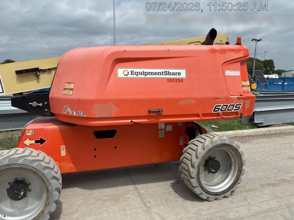 2021 JLG 600S