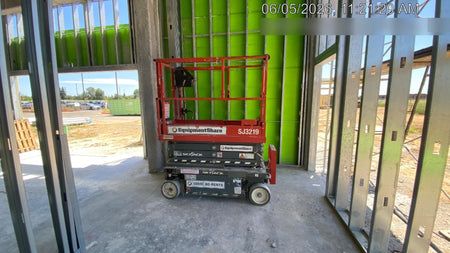 2020 Skyjack SJIII-3219 Solid NM Tires, Half height spring hinged entry gate, Dual Beacons, 800W Inverter