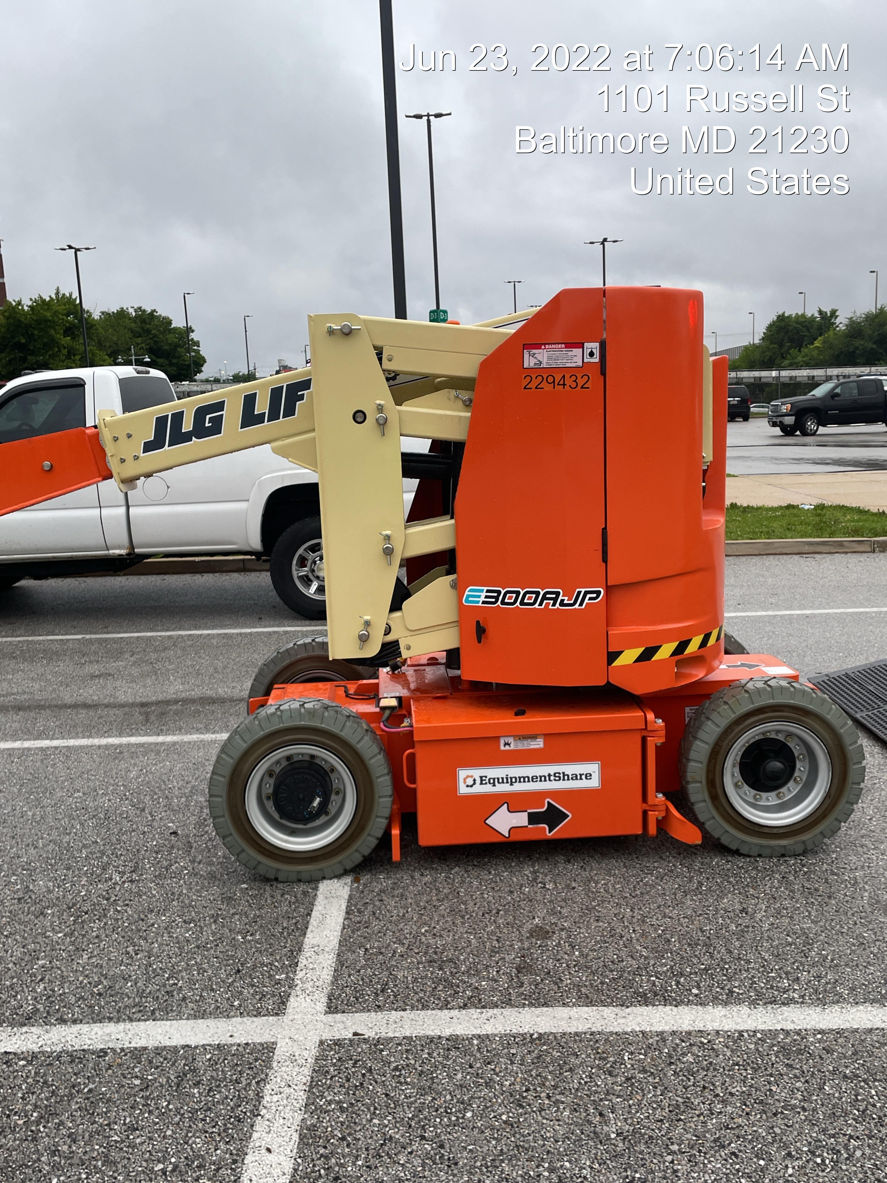 2022 JLG E300AJP
