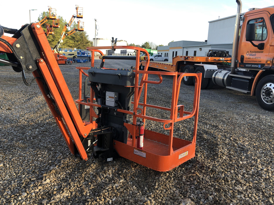 2019 JLG 450AJ