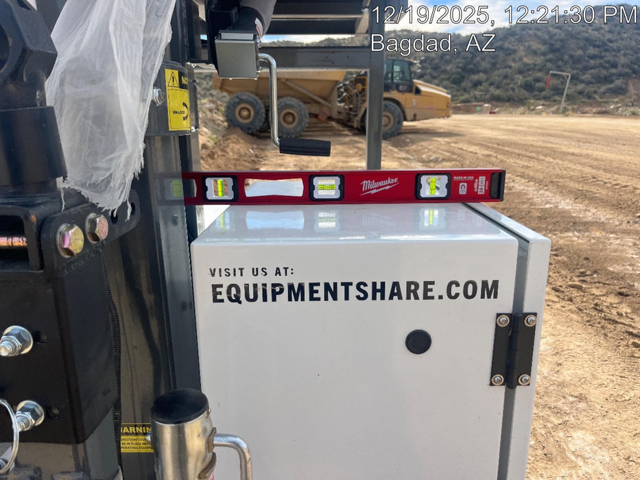 2025 NATIONAL SIGNAL Sunray Solar-Powered Mobile Integrator Tower