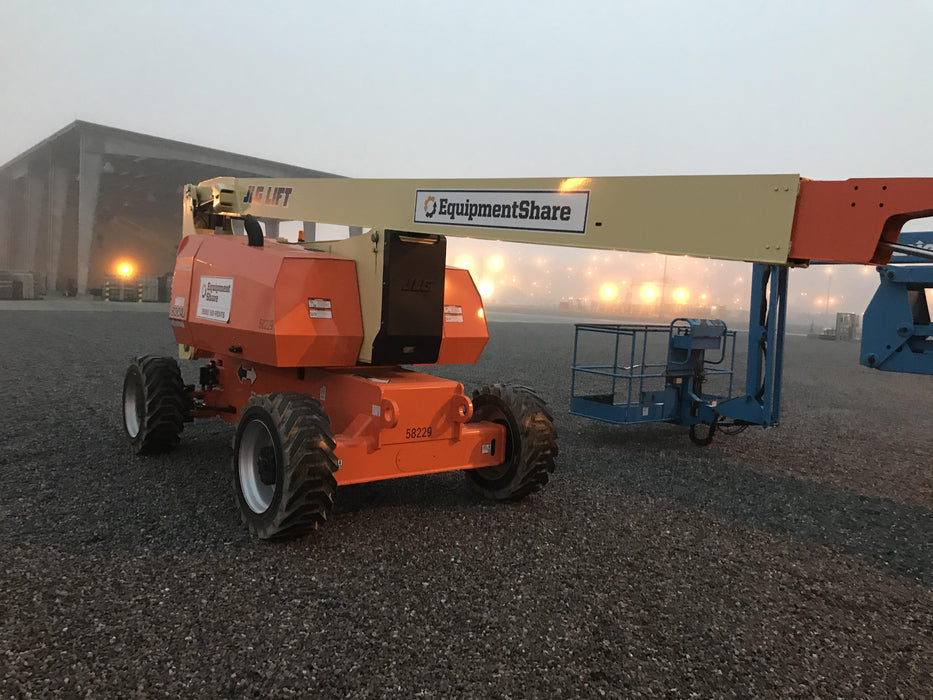 2019 JLG 800AJ