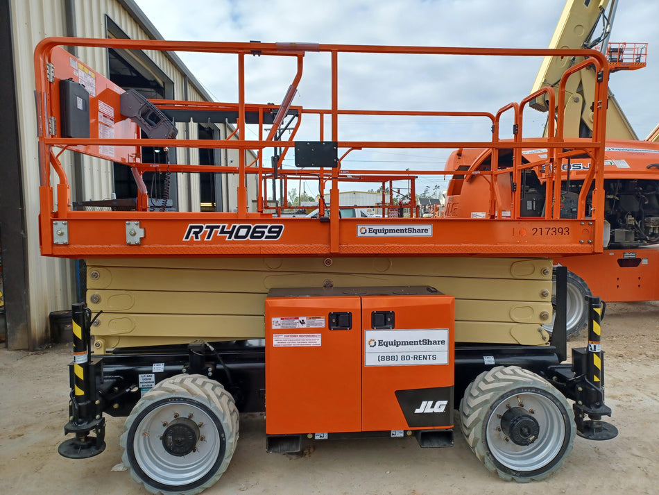 2022 JLG RT4069