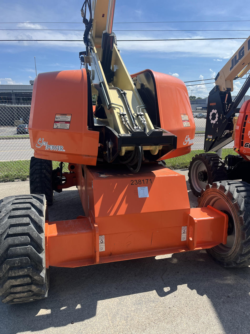 2022 JLG 660SJ