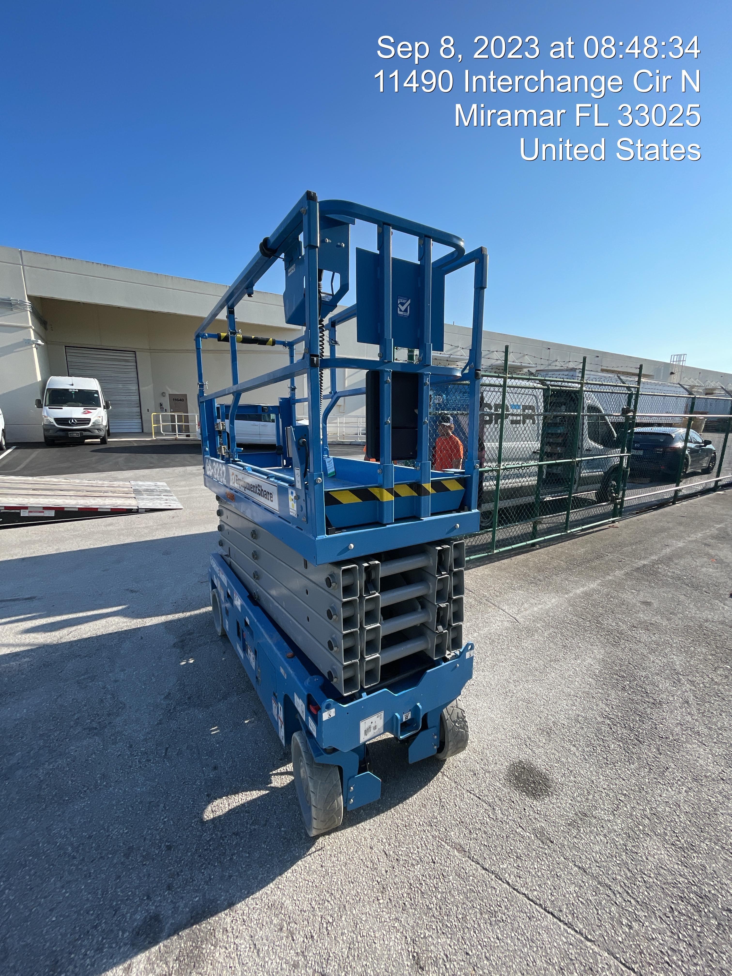 2023 GENIE GS-3232