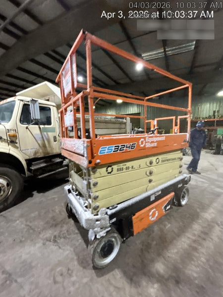 2022 JLG ES3246