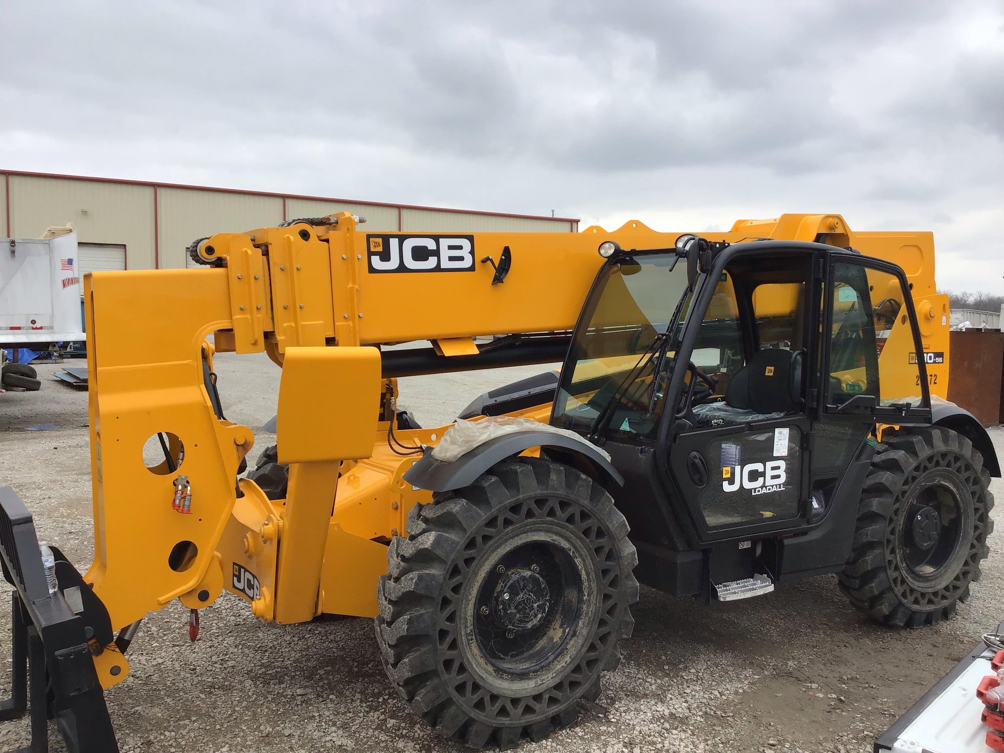 2018 JCB 510-56 74 HP w/CAB/HVAC, Beacon, Worklights, Aux Hydraulics, Solid Tires