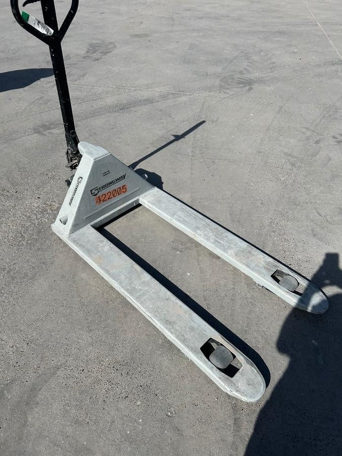 2022 STRONGWAY 4400 lb Pallet Jack