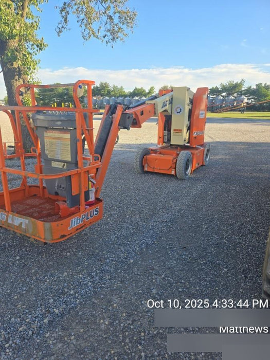 2019 JLG E300AJP