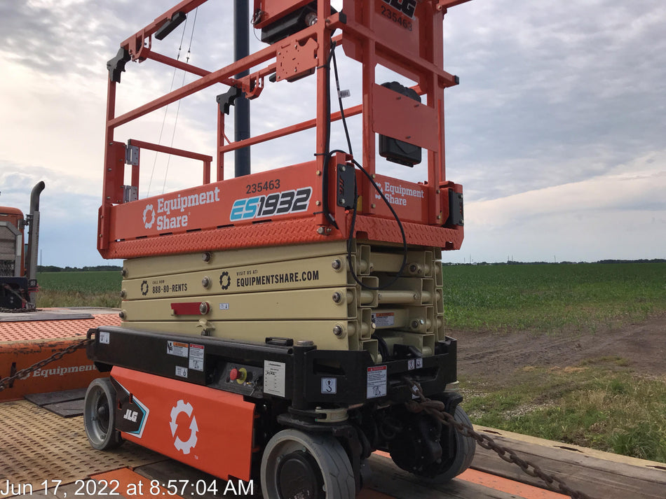 2022 JLG ES1932