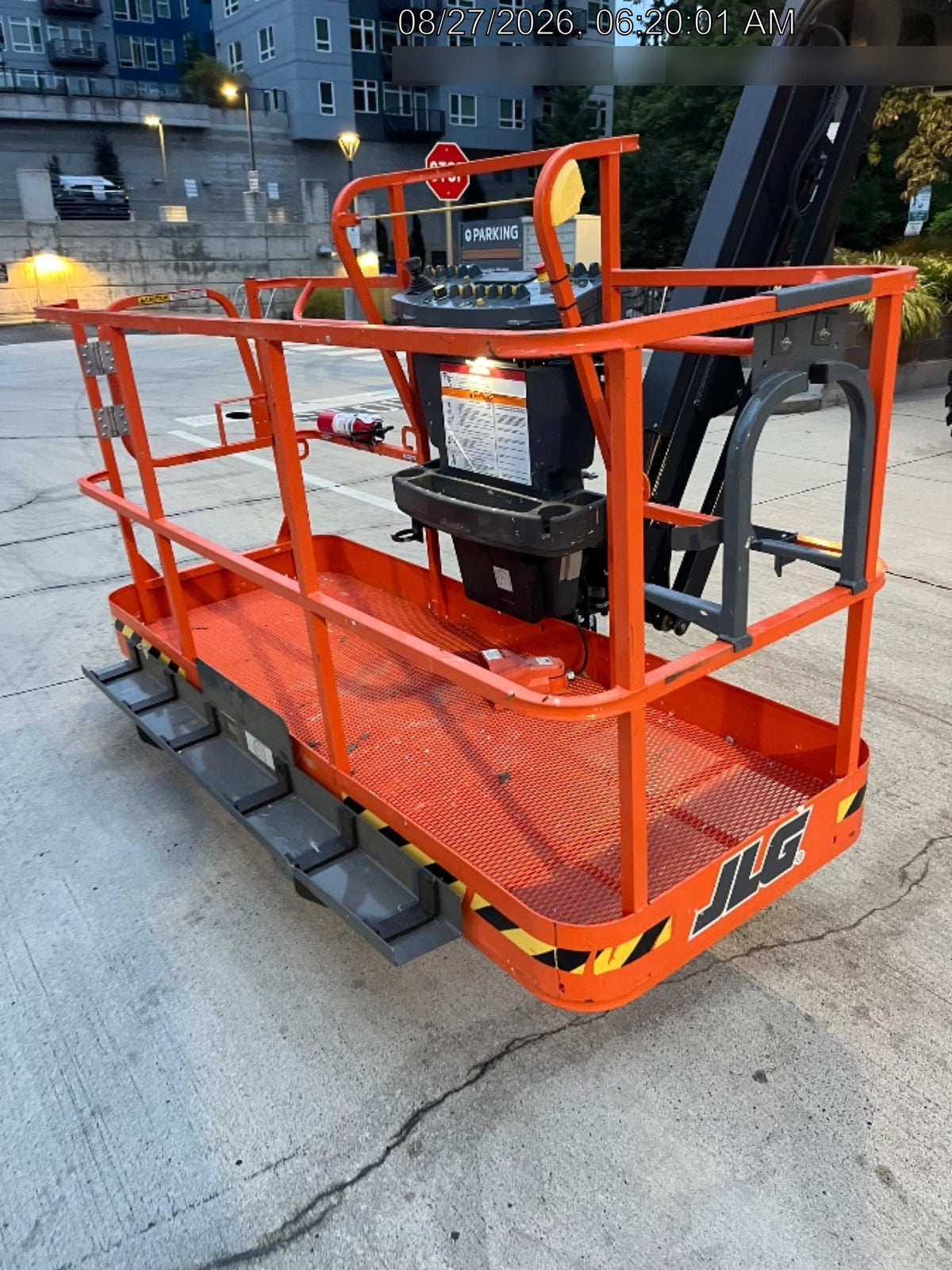 2025 JLG 800AJ