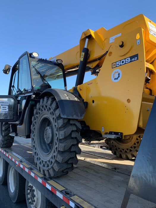 2020 JCB 509-42 Cab/Heat/Air, Solid Tires, Work Lights, Beacon, Aux Hydraulics, Back up Alarm, Lifting Eye, ES Decals