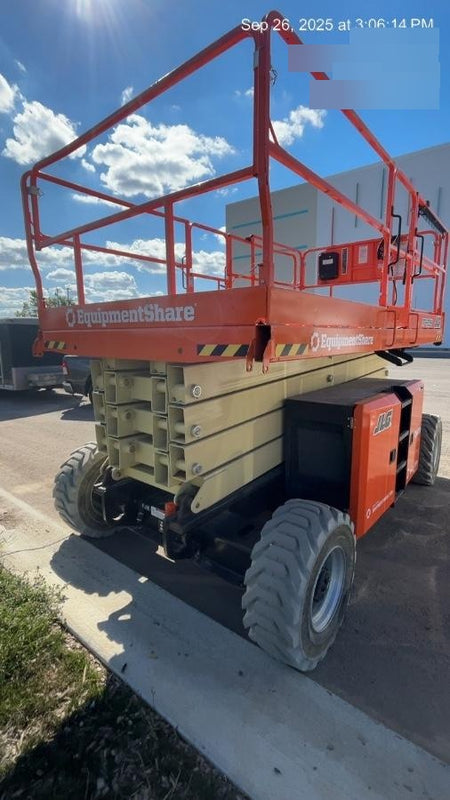 2023 JLG RT4394