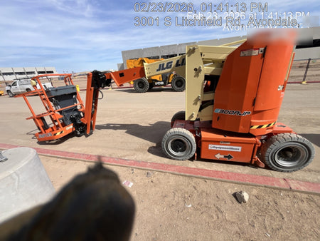 2022 JLG E300AJP