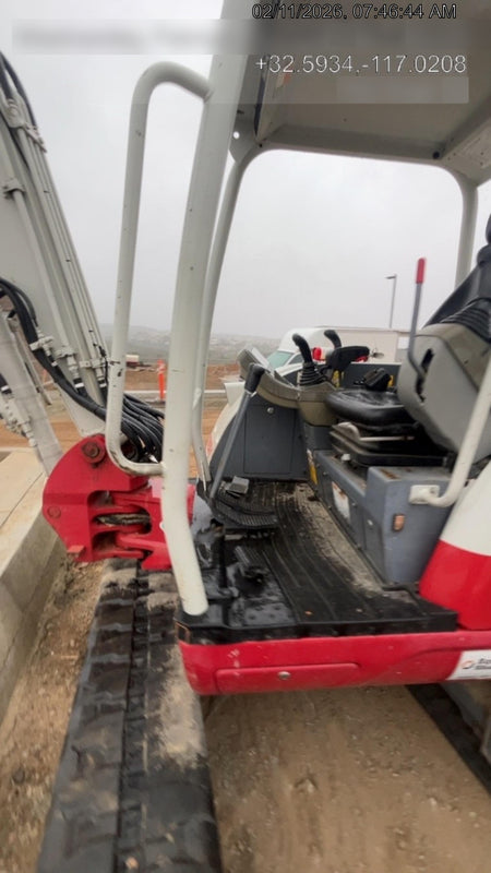 2021 TAKEUCHI TB250-2