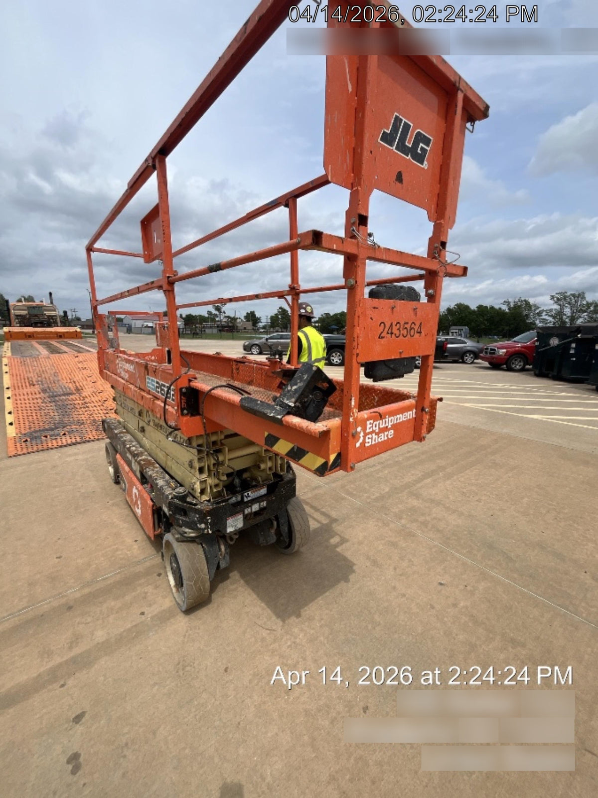 2022 JLG ES2632