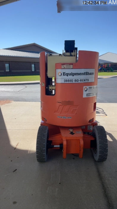2019 JLG E300AJP