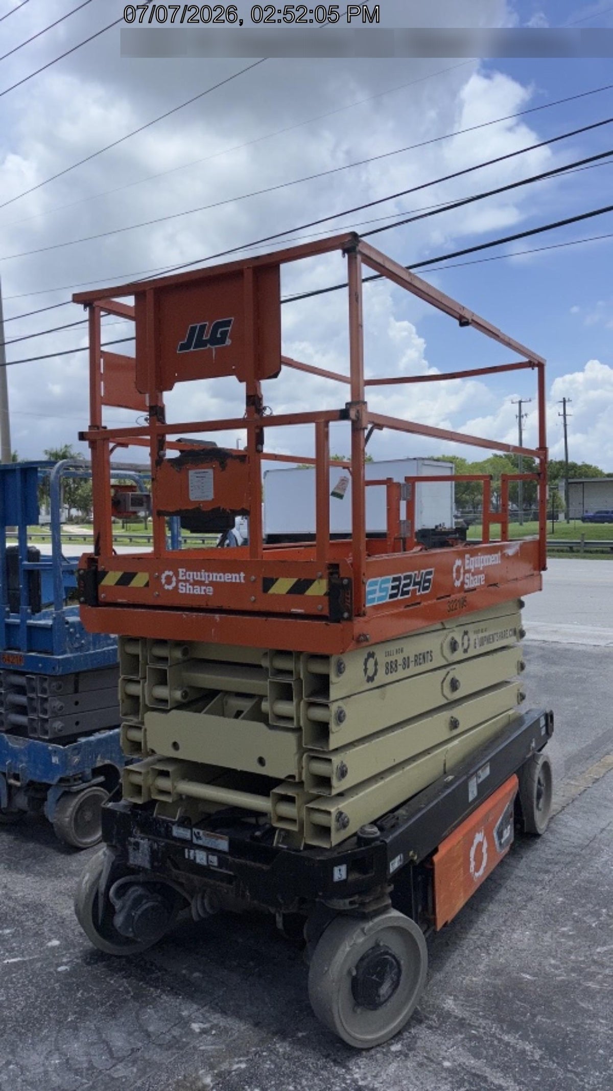 2023 JLG ES3246