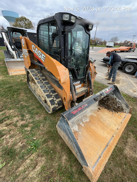 2021 CASE TR270B