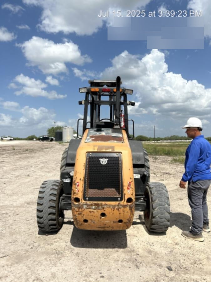 2019 CASE 588H