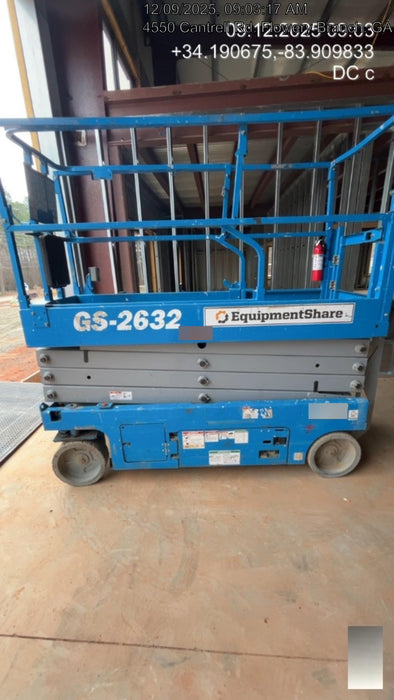 2019 Genie GS-2632 Folding rails with half height swing gate