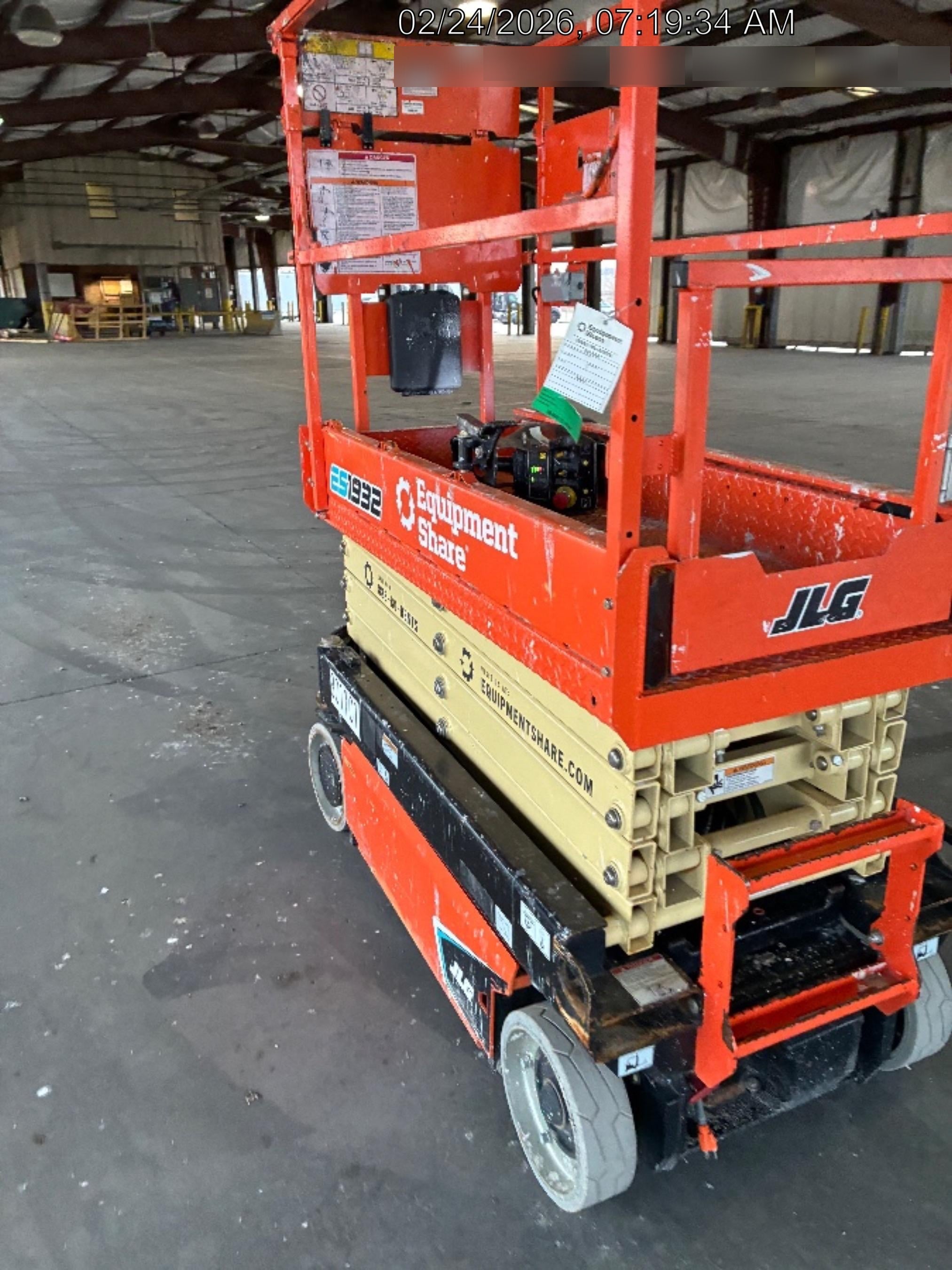 2023 JLG ES1932