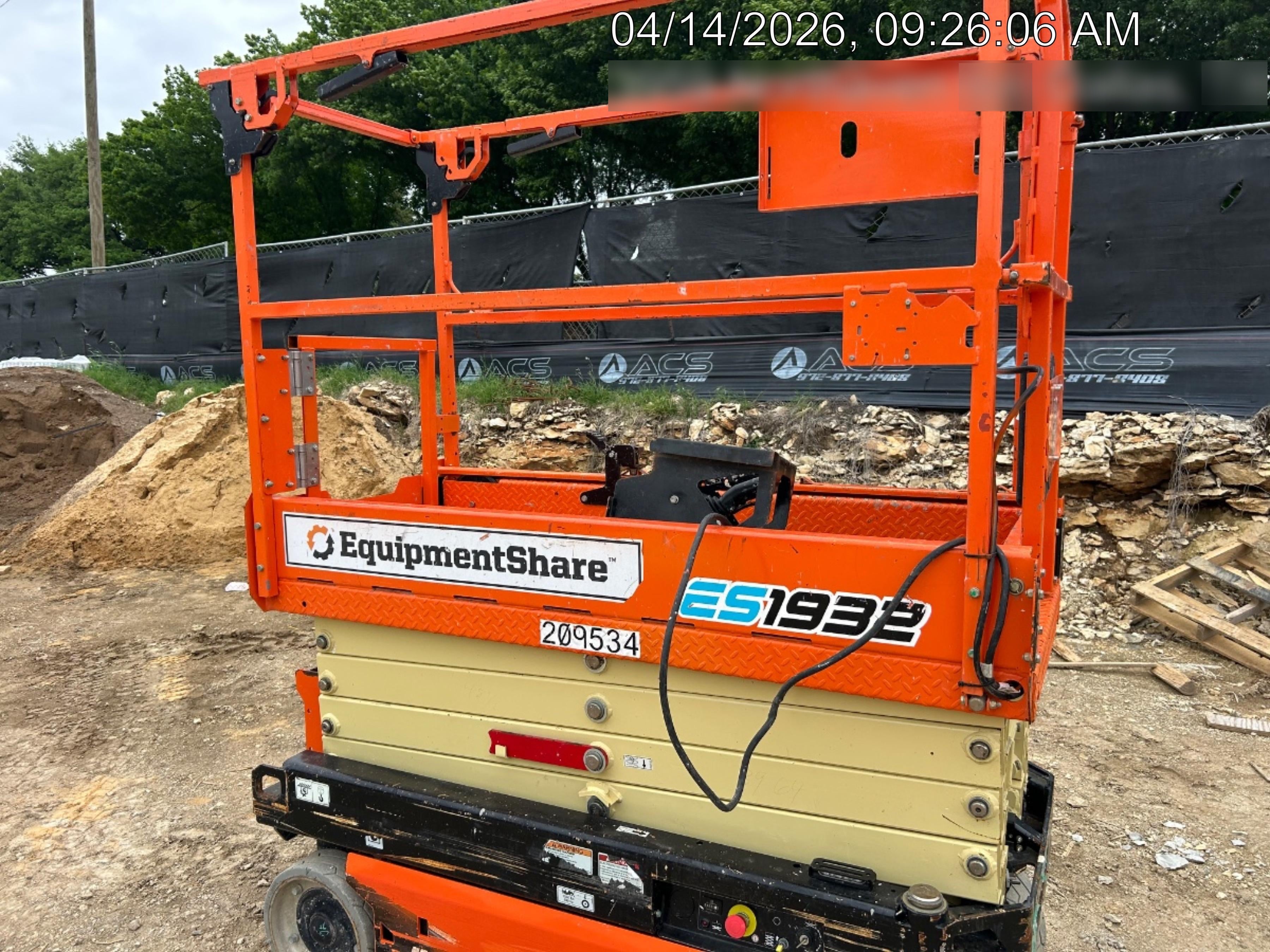 2022 JLG ES1932